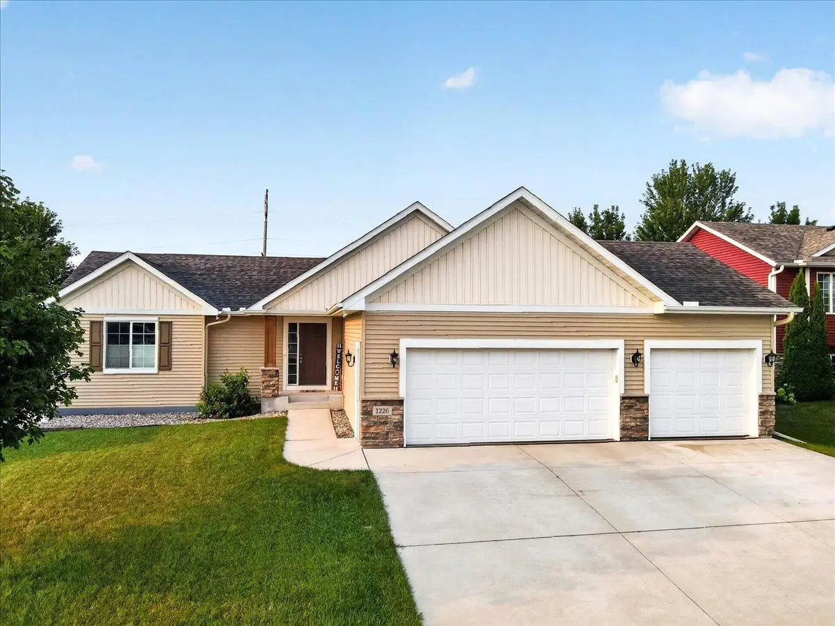 1226 Olivia Street Se, New Prague, MN 56071 - #1