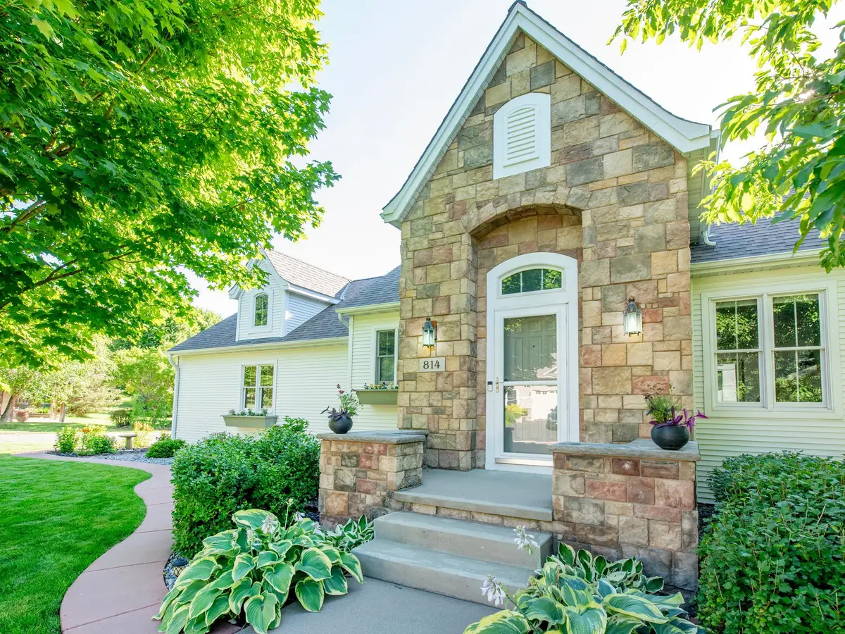 814 New Century Boulevard S, Maplewood, MN 55119 - #1