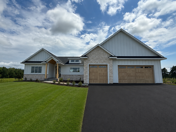 2950 219th Avenue Ne, East Bethel, MN 55011