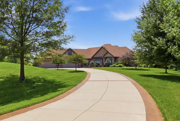 22720 Sweeney Lane, Lakeville, MN 55044