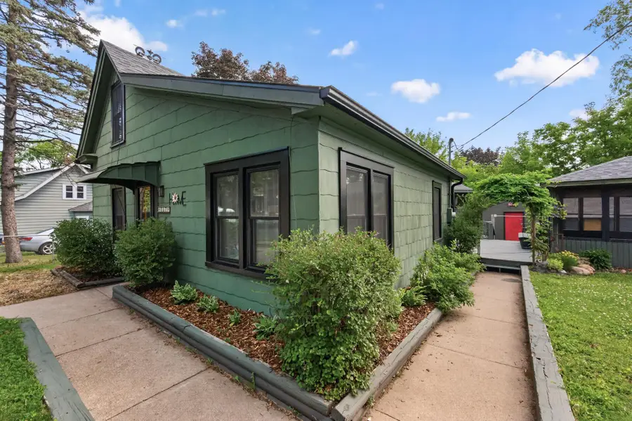 517 Sidney Street E, Saint Paul, MN 55107 - #2