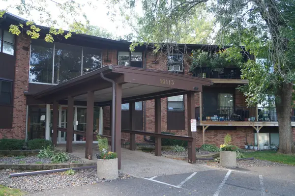 10113 W 34th Street #338, Hopkins, MN 55305