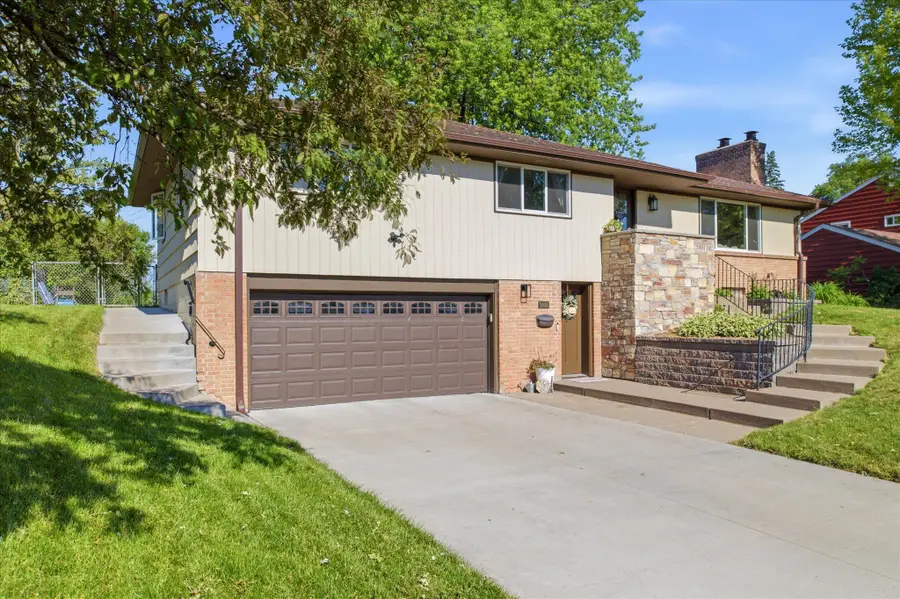 3404 Skycroft Drive, Saint Anthony, MN 55418 - #3