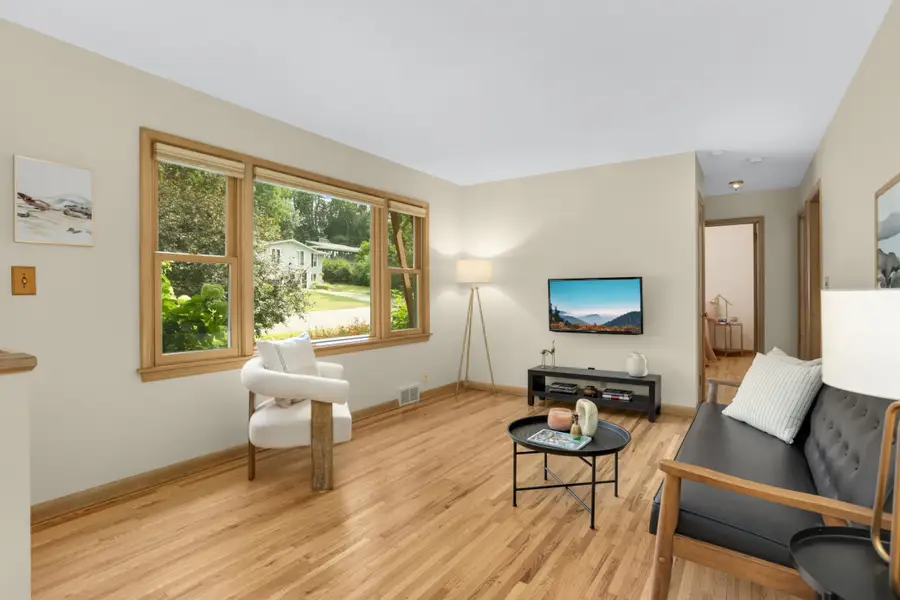 539 Frontenac Place, Saint Paul, MN 55104 - #3