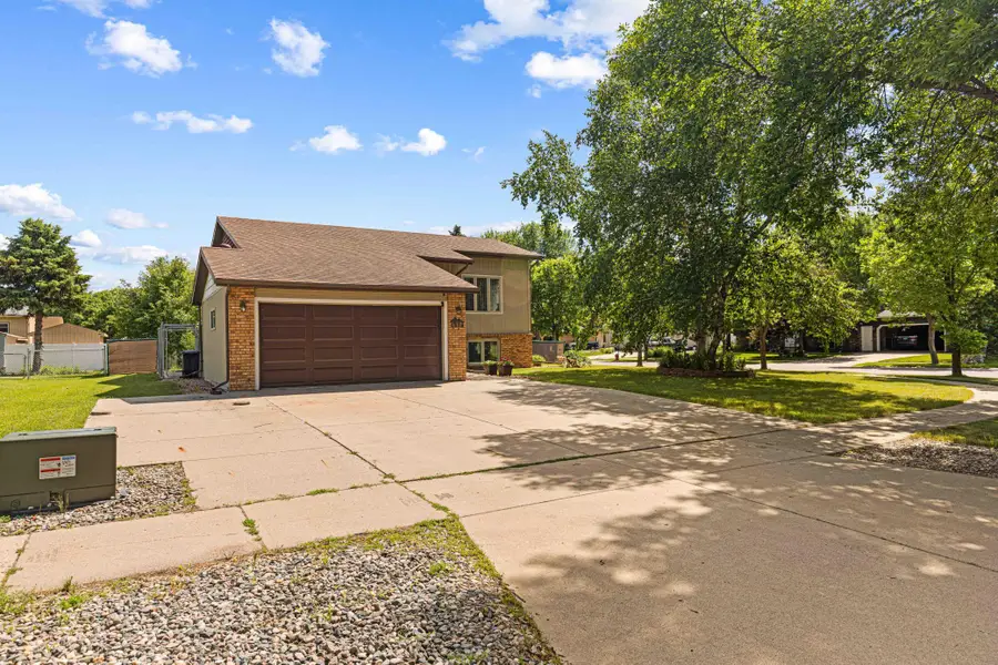 1626 36 1/2 Avenue S, Fargo, ND 58104 - #3