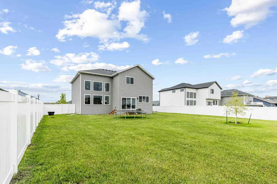 4212 Pine Parkway S, Fargo, ND 58104 - #2