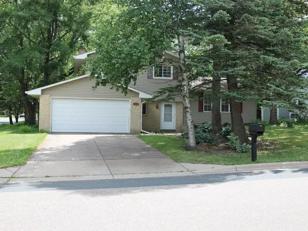 1081 Cedarwood Drive, Woodbury, MN 55125