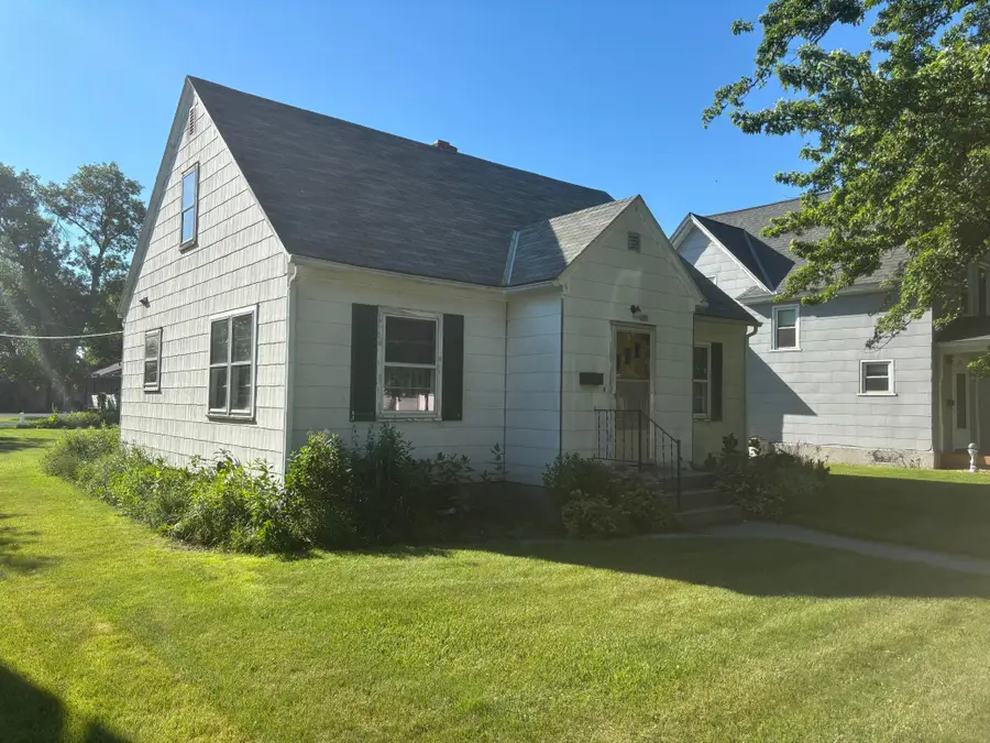 307 11th Street N, Benson, MN 56215 - #2