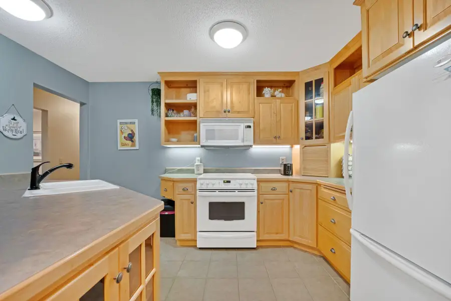 15805 26th Avenue N #B, Plymouth, MN 55447 - #2