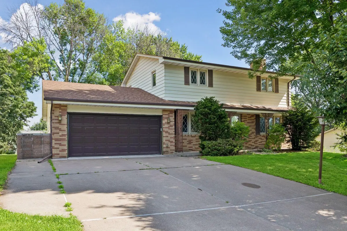 9116 34 1/2 Avenue N, New Hope, MN 55427 - #1