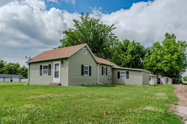 212 3rd Street N, Casselton, ND 58012