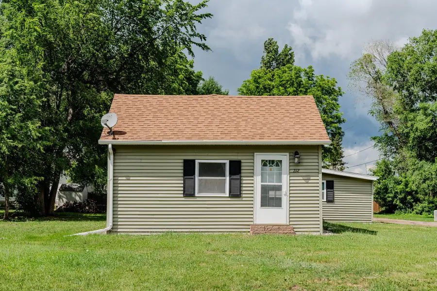 212 3rd Street N, Casselton, ND 58012 - #3