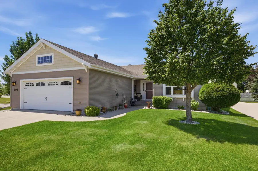 208 15th Avenue Way E, West Fargo, ND 58078 - #2