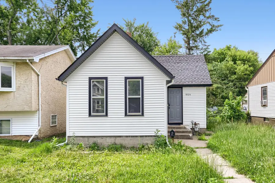 1024 Geranium Avenue E, Saint Paul, MN 55106 - #2