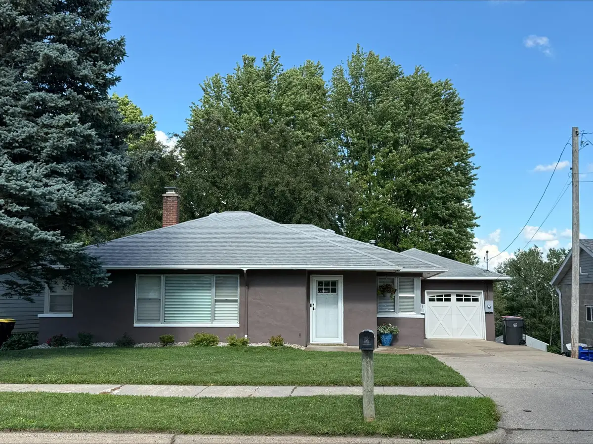 435 4th Street Sw, Plainview, MN 55964 - #1