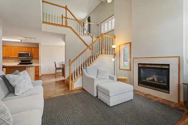 2440 Oakridge Circle, Hudson, WI 54016