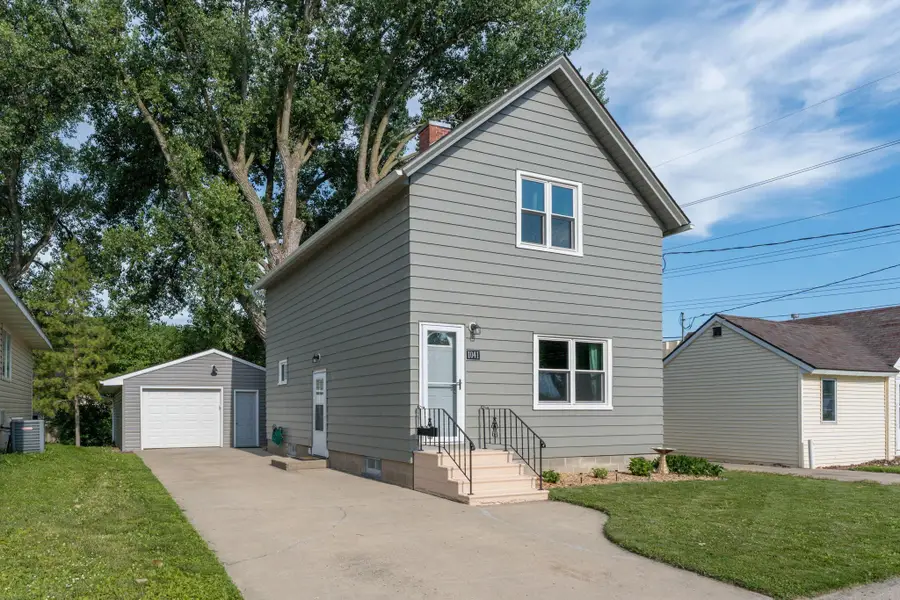 1041 Quincy Street, Mankato, MN 56003 - #2