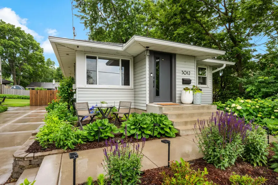 3012 33rd Avenue Ne, Saint Anthony, MN 55418 - #2