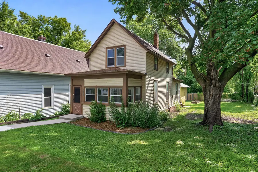 1094 Kent Street, Saint Paul, MN 55117 - #2