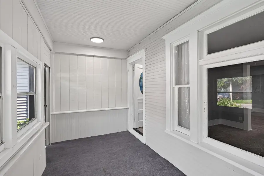 1094 Kent Street, Saint Paul, MN 55117 - #3