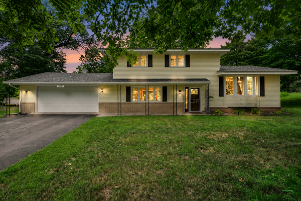 14680 University Avenue Nw, Andover, MN 55304