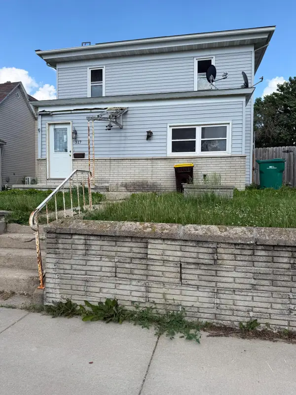 317 2nd Avenue Sw, Wells, MN 56097