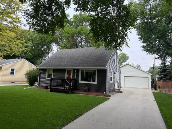 1005 20th Street S, Fargo, ND 58103