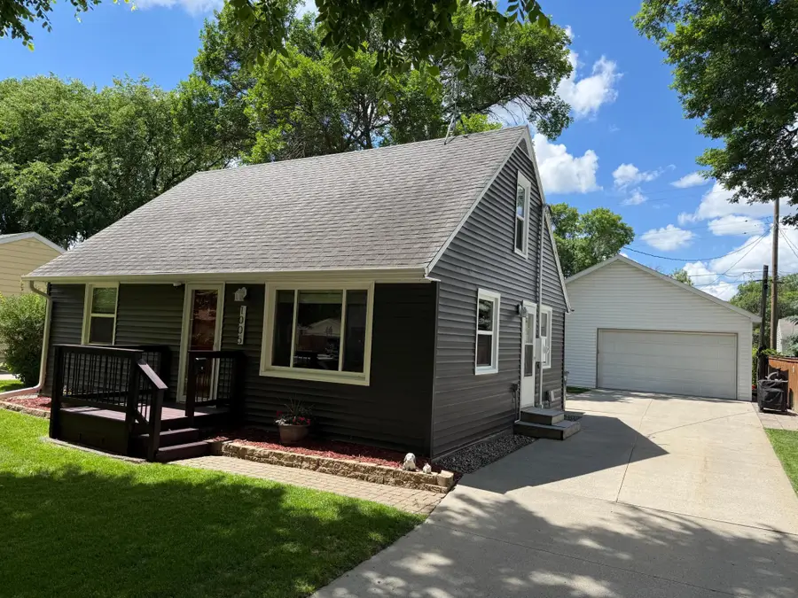 1005 20th Street S, Fargo, ND 58103 - #2
