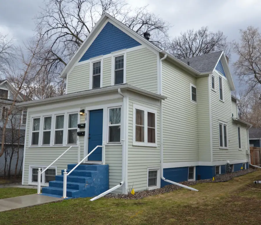 910 7th Street N, Fargo, ND 58102 - #2