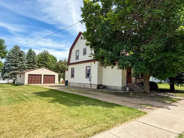 112 4th Street S, Gaylord, MN 55334