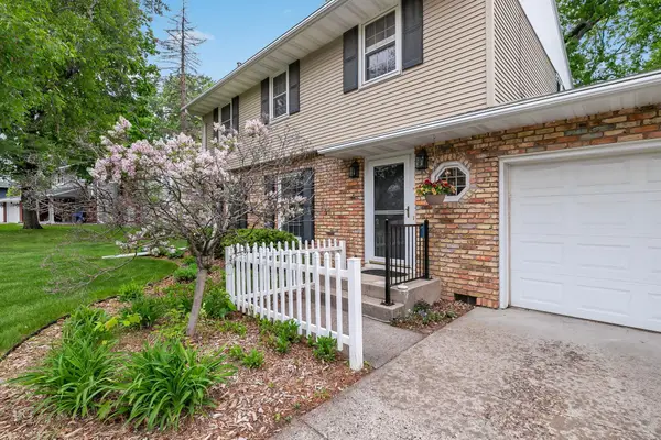 1020 W 107th Street, Bloomington, MN 55431