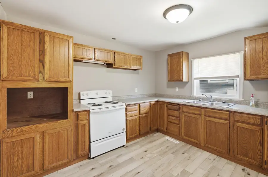 104 N Secor Street, Bricelyn, MN 56014 - #2