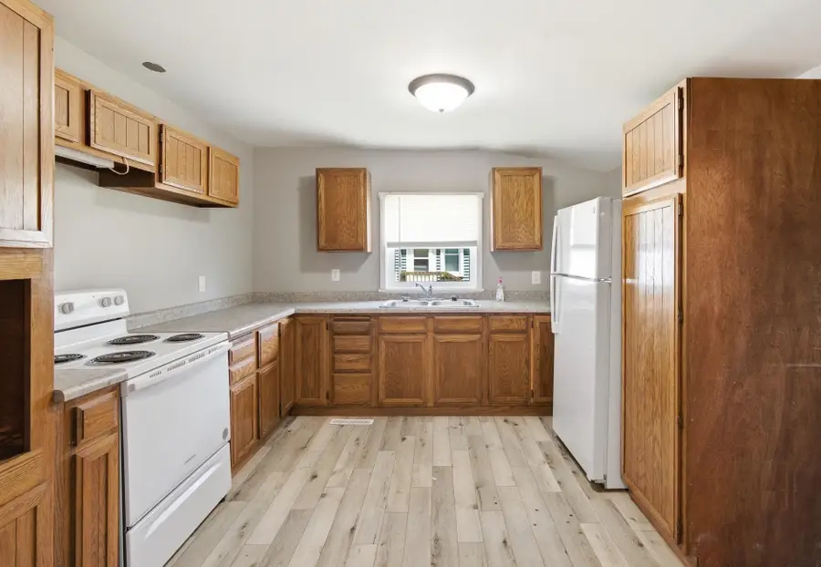 104 N Secor Street, Bricelyn, MN 56014 - #3