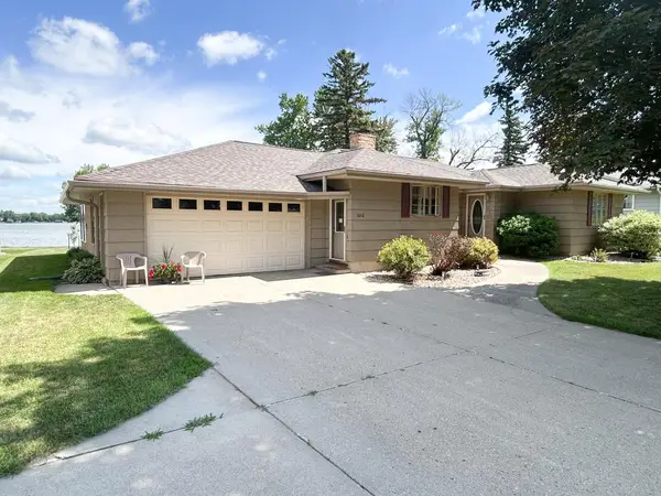 1010 S Shore Drive, Worthington, MN 56187
