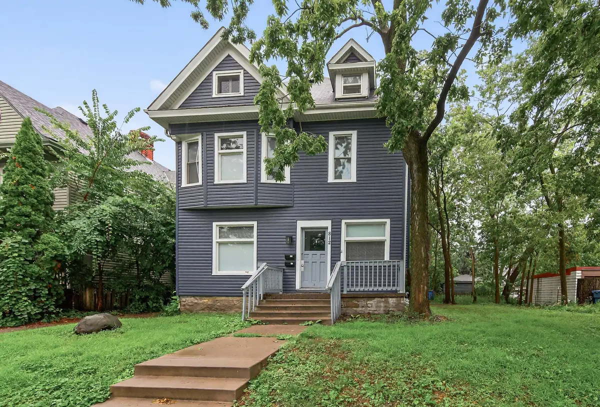 812 7th Street Se, Minneapolis, MN 55414 - #1