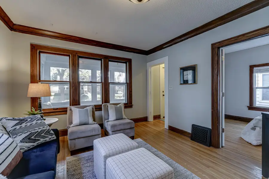 2954 Queen Avenue N, Minneapolis, MN 55411 - #2