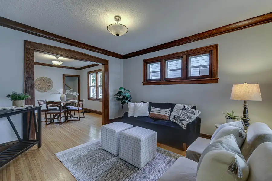 2954 Queen Avenue N, Minneapolis, MN 55411 - #3