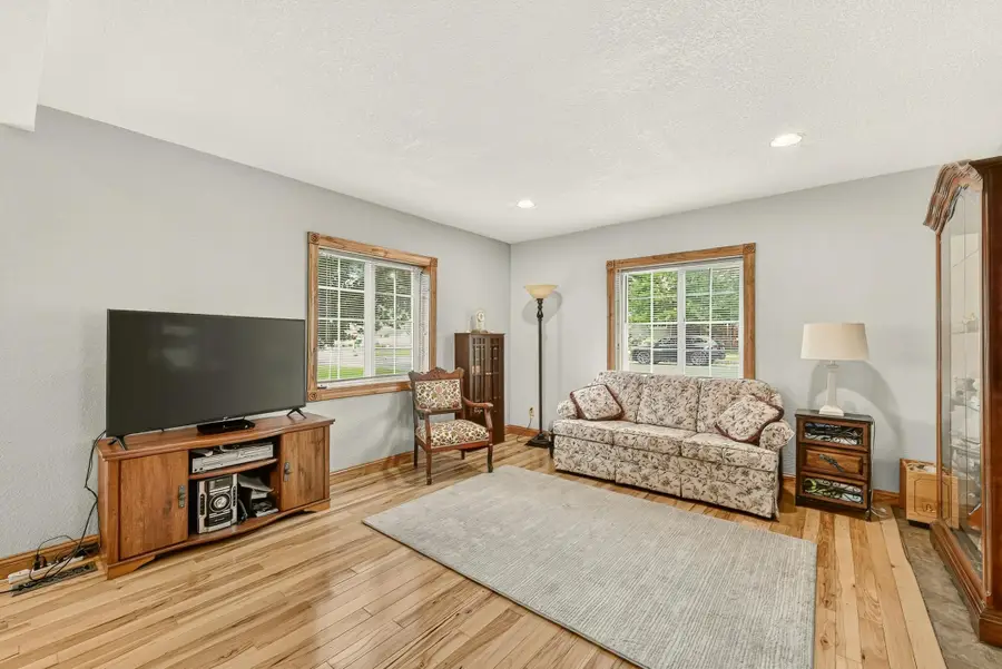 605 University Avenue, Spring Valley, MN 55975 - #2