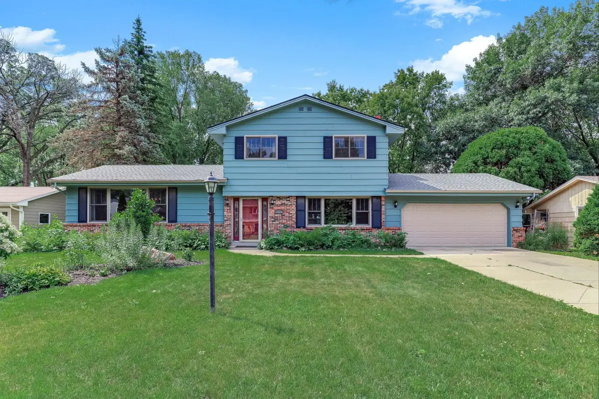 7033 Courtly Road, Woodbury, MN 55125 - #1