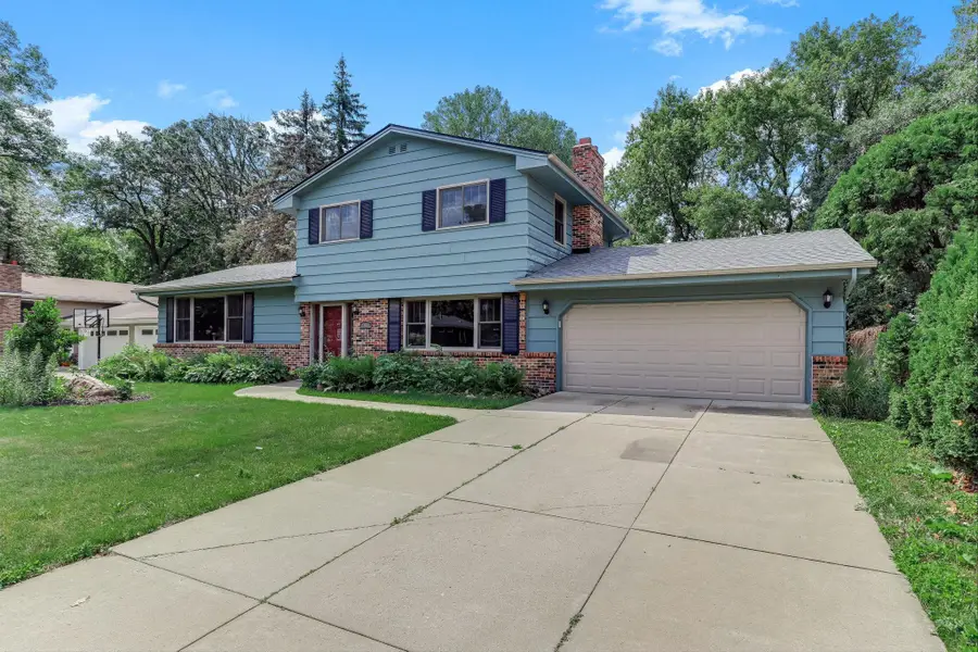 7033 Courtly Road, Woodbury, MN 55125 - #2