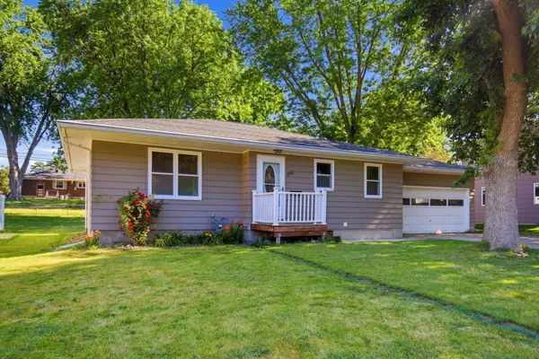 205 Burr Oak Drive, Albert Lea, MN 56007