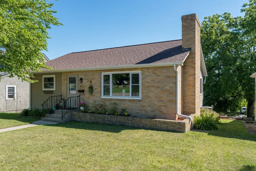 611 S Broadway Street, New Ulm, MN 56073 - #2