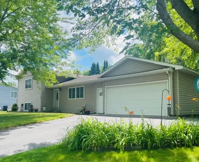 19 Heights Road Nw, Saint Michael, MN 55376 - #1
