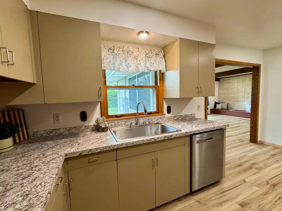 1706 Irvine Avenue Nw, Bemidji, MN 56601 - #3