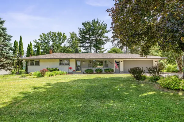 6177 Upper 48th Street N, Oakdale, MN 55128