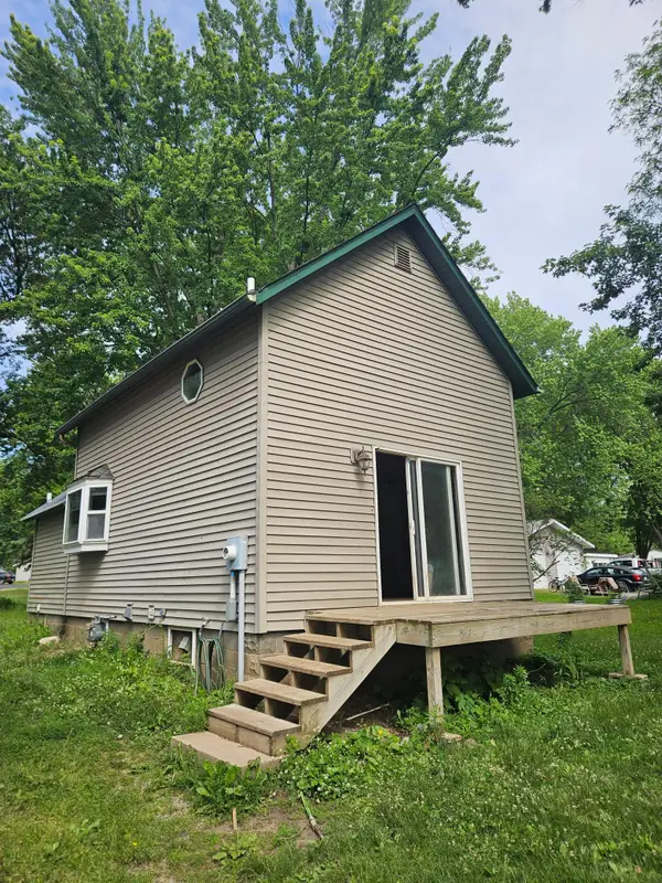 117 2nd Street Nw, Clear Lake, WI 54005
