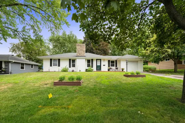 9517 Clinton Avenue S, Bloomington, MN 55420