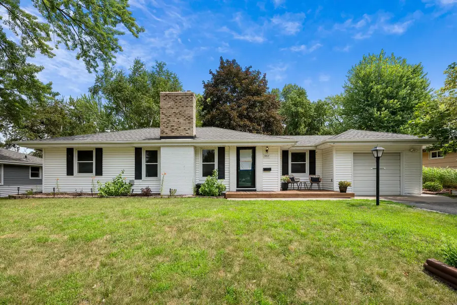 9517 Clinton Avenue S, Bloomington, MN 55420 - #2