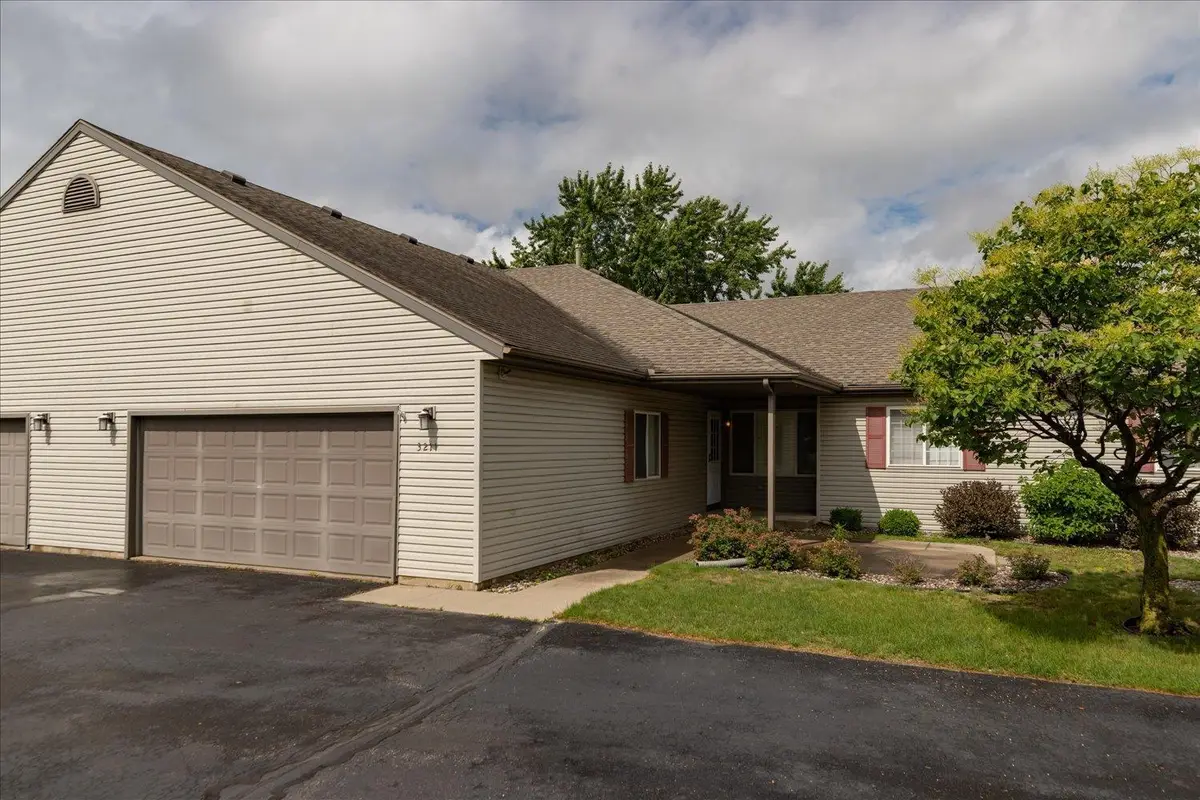 3211 Northern Valley Drive Ne, Rochester, MN 55906 - #1