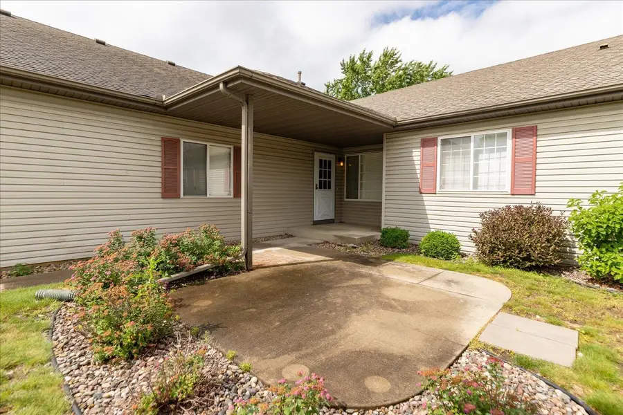3211 Northern Valley Drive Ne, Rochester, MN 55906 - #3